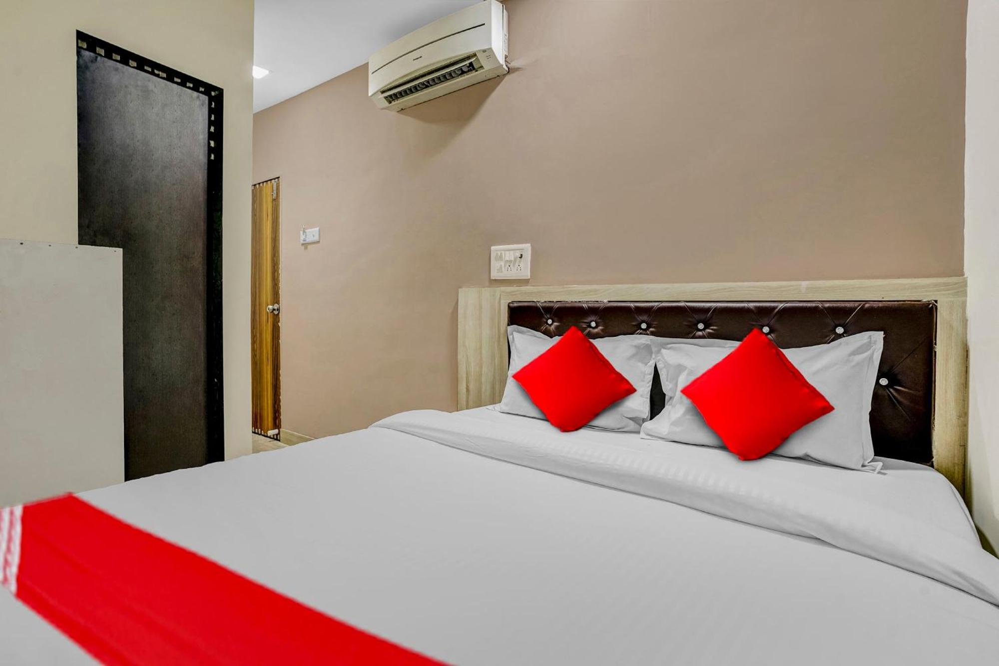 Hotel O Relax Palace - Mumbai — Photos 1